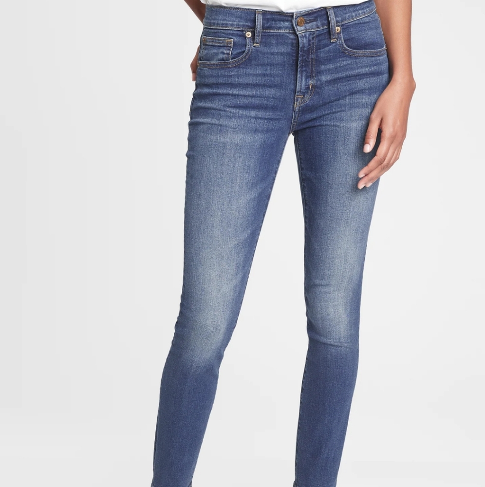 Gap True Skinny Jeans in 29R/8